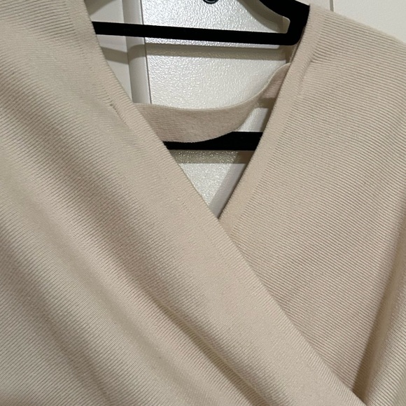 Gianni Bini Size Small Cream Long-Sleeve V-Neck Sweater Dress - Picture 4 of 8